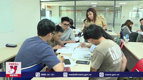 Sinh viên hứng khởi trở lại giảng đường sau Tết