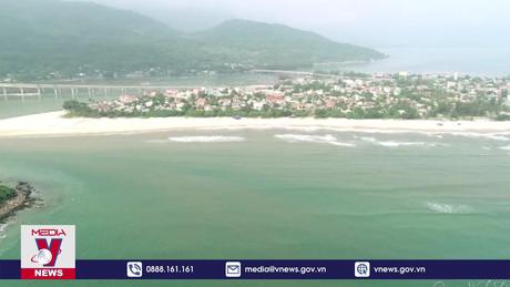 Trải nghiệm qua vịnh Lăng Cô bằng đoàn tàu du lịch