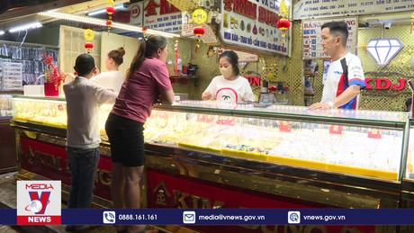 Giá vàng cao lịch sử, thị trường giao dịch ổn định