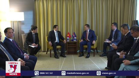 Thủ tướng Phạm Minh Chính gặp Thủ tướng Campuchia