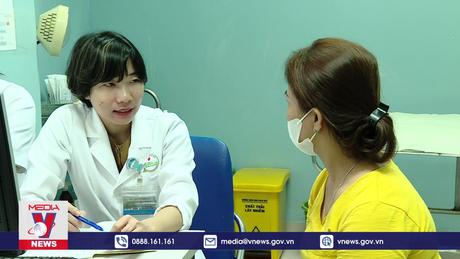 Nữ bác sĩ chữa ung thư cho phụ nữ