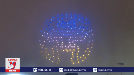 Trình diễn ánh sáng và thực cảnh du lịch Hà Nội chào 2024