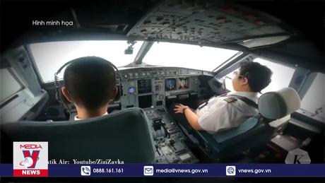 Indonesia điều tra sự cố phi công ngủ gục