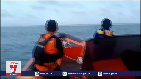 Indonesia nỗ lực tìm kiếm người mất tích do chìm tàu