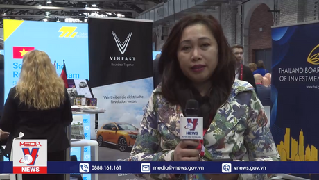 Việt Nam tham dự 