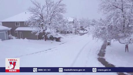 Lốc xoáy và bão tuyết càn quét nước Mỹ