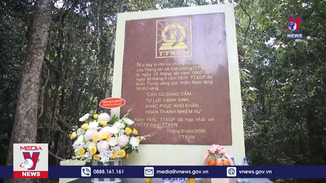 Dâng hương các Liệt sỹ Thông tấn xã Giải phóng 