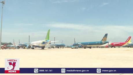 Du lịch nội địa khó khăn vì giá vé máy bay cao