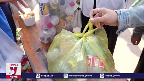 Độc đáo phiên chợ dùng rác thải nhựa thay tiền tại Tây Ninh