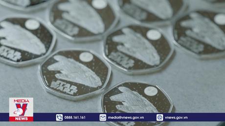 Anh công bố đồng xu mới in hình Star Wars