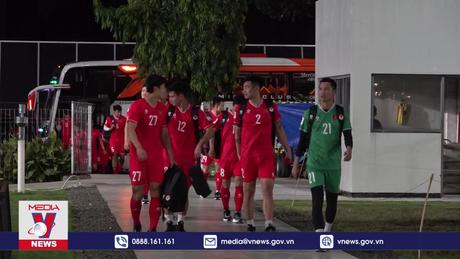Đội tuyển Việt Nam tập kín trong ngày đầu tới Indonesia
