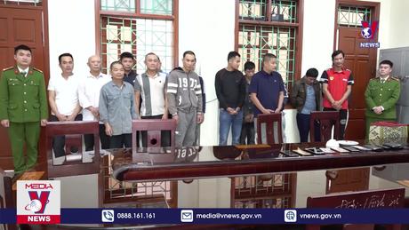 Đột kích sới bạc trong rừng, bắt giữ 11 đối tượng