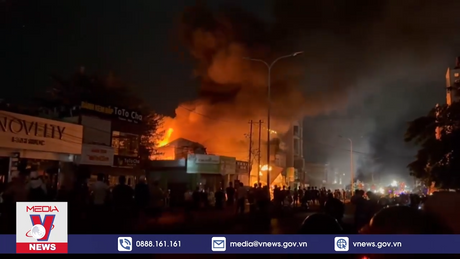 Hỏa hoạn thiêu rụi nhà sách ở Bình Phước