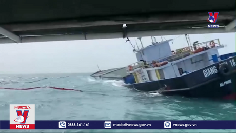 Ứng cứu tàu hàng gặp nạn trên vùng biển Cù Lao Chàm