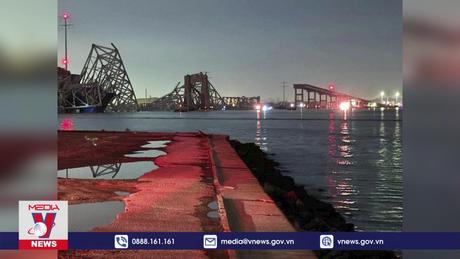 Tàu hàng đâm sập cầu tại Mỹ