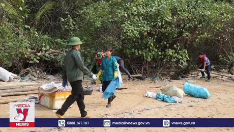 Tổ chức đợt cao điểm thu gom rác thải trên Vịnh Hạ Long