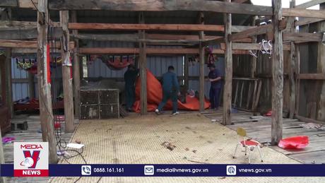 Giông lốc gây tốc mái nhiều nhà dân ở Cao Bằng