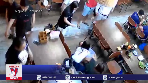 Khen thưởng điều dưỡng cứu du khách Ấn Độ bị ngưng tim