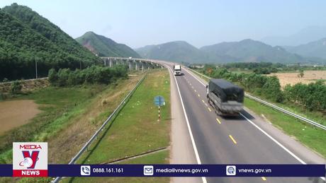 Hạn chế xe  được vào cao tốc Cam Lộ - La Sơn