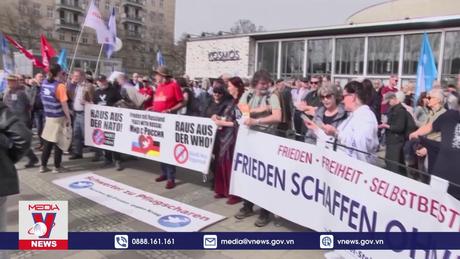 Biểu tình tại Đức phản đối tăng ngân sách NATO