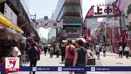 Người dân Nhật Bản ngày càng áp lực về tài chính