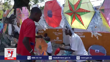 Người dân Haiti làm diều đón Lễ phục sinh