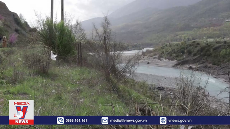 Xe chở người di cư gặp tai nạn ở Albania