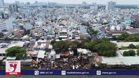 Hỗ trợ tiền, chỗ ở tạm cho các hộ dân vụ cháy ven kênh Tàu Hủ