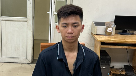 Thông tin chi tiết vụ đối tượng lái xe hất Cảnh sát lên nắp capo