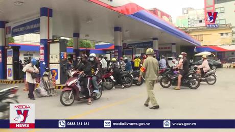 Điều hành xăng dầu đang qua nhiều bước