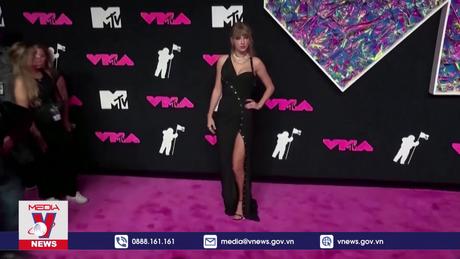 Taylor Swift vào danh sách tỉ phú của Forbes