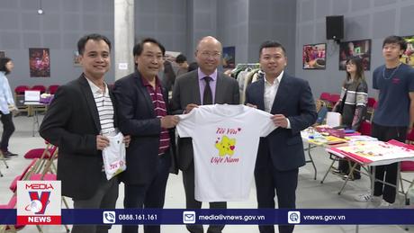 Hội chợ sinh viên tại Pháp ủng hộ biển đảo quê hương