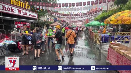 Người Thái Lan chi tiêu thận trọng trong Tết Songkran