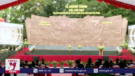 Khánh thành phù điêu Bác Hồ với Đại đoàn quân Tiên Phong