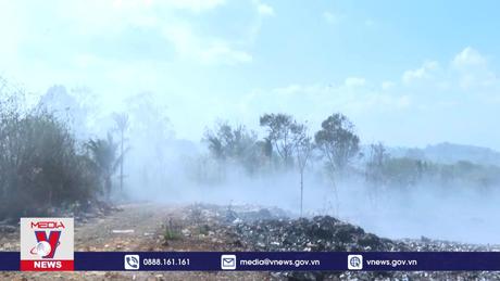 Bất lực với bãi rác cháy ở Đắk Nông
