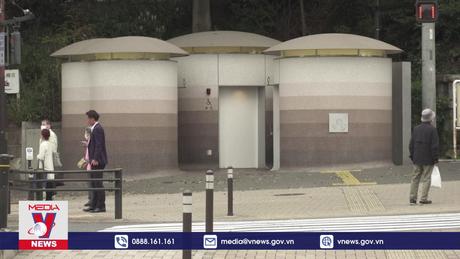 Tour tham quan nhà vệ sinh công cộng hút khách nhờ phim