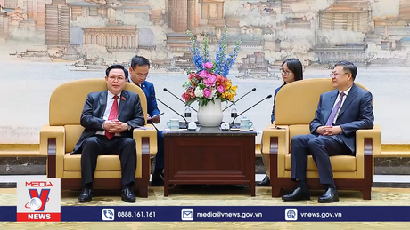 Chủ tịch Quốc hội tiếp Bí thư Thành ủy Thượng Hải
