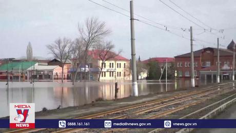 Hơn 100.000 người phải sơ tán do lũ lụt tại Nga và Kazakhstan