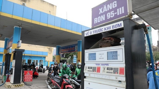 Giá xăng RON 95 và dầu diesel cùng tăng