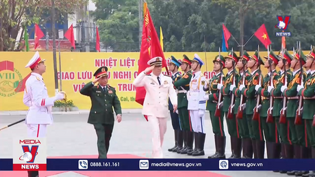 Giao lưu hữu nghị quốc phòng biên giới Việt Nam - Trung Quốc lần thứ 8 