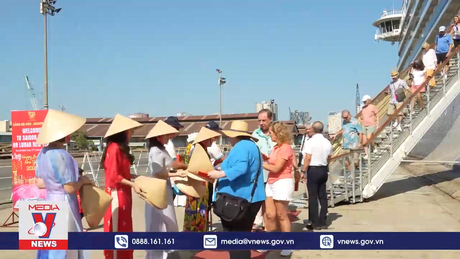 TPHCM tấp nập đón khách quốc tế