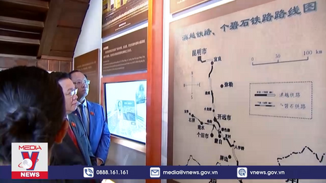 Chủ tịch Quốc hội thăm di tích Bác Hồ tại Côn Minh