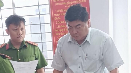 Khởi tố, bắt tạm giam Phó Chủ tịch UBND thành phố Long Xuyên