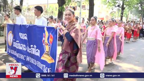 Sôi nổi Tết cổ truyền Bunpimay tại Lào