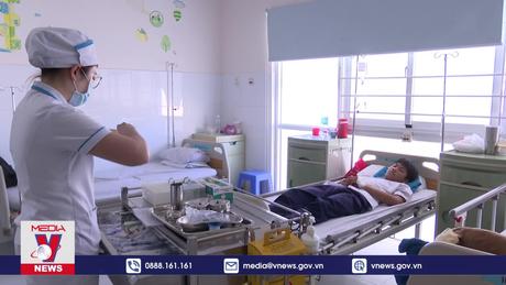 Cảnh báo an toàn thực phẩm trước cổng trường học