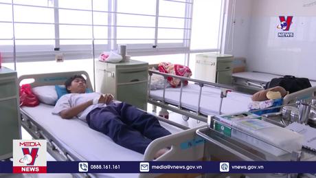 Cảnh báo an toàn thực phẩm trước cổng trường học