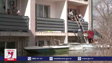 Nga sơ tán hàng nghìn người dân do lũ