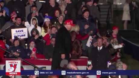 Hai ứng cử viên Tổng thống Mỹ bám đuổi sít sao