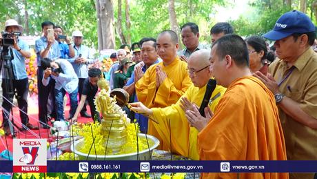 Vui Tết cổ truyền Bunpimay - Lào trên cao nguyên Đắk Lắk