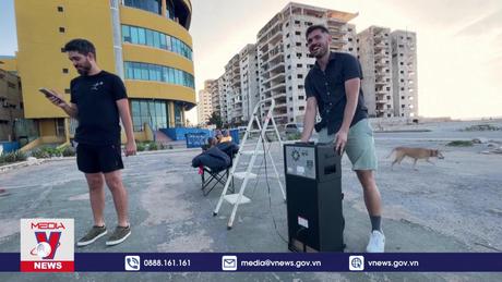 Độc đáo rạp chiếu phim ngoài trời ven biển tại Cuba